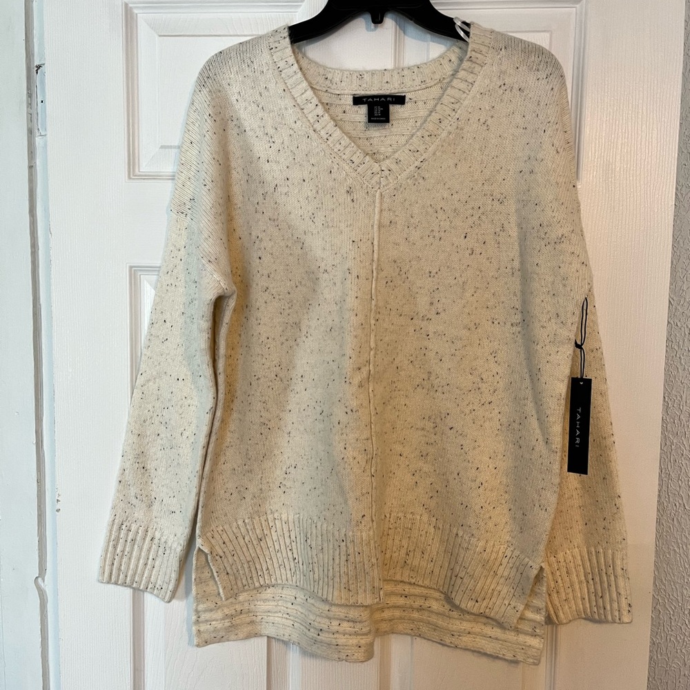 Tahari Cream V-Neck Sweater with Ribbed Details